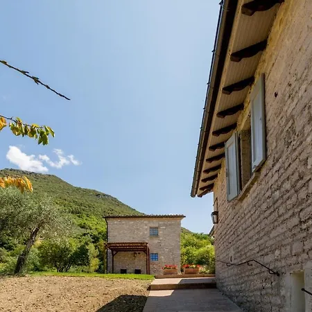 I Casali Di Benveduti Apartment